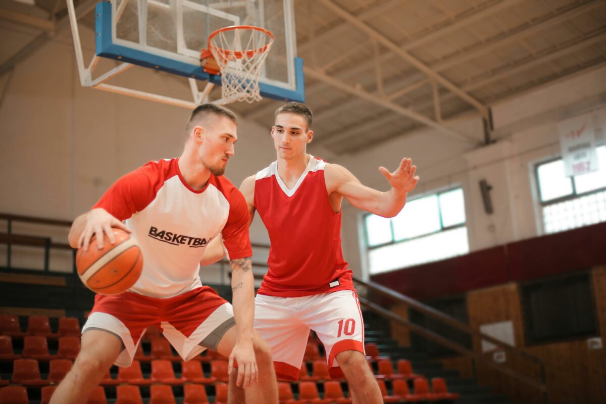 Le guide ultime de la tenue de basketball: Style et performance réunis!