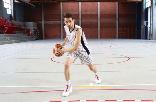 Comment améliorer son départ en dribble au basketball pour être un meilleur joueur de 1×1.