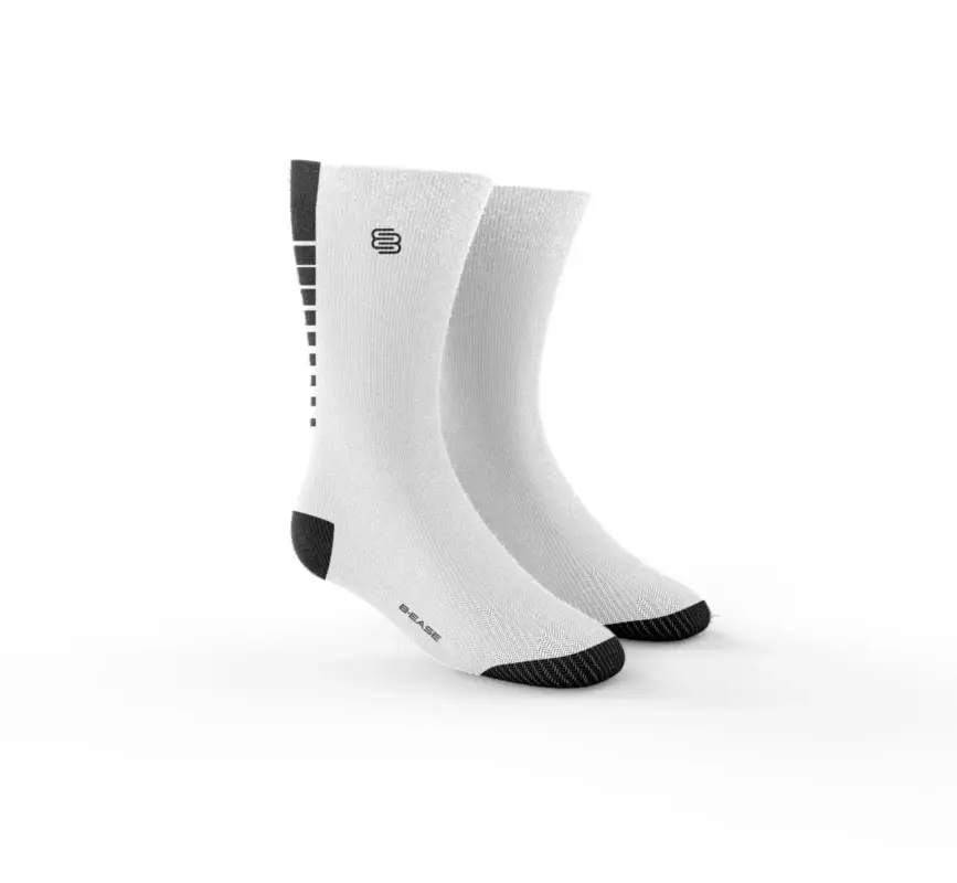 chaussettes Up time blanc noir scaled