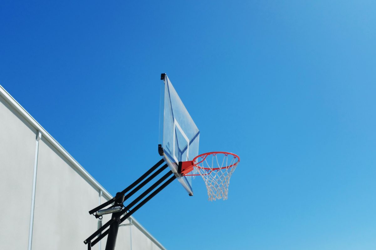 Comment choisir le meilleur arceau de basket pour améliorer votre entraînement à domicile ?