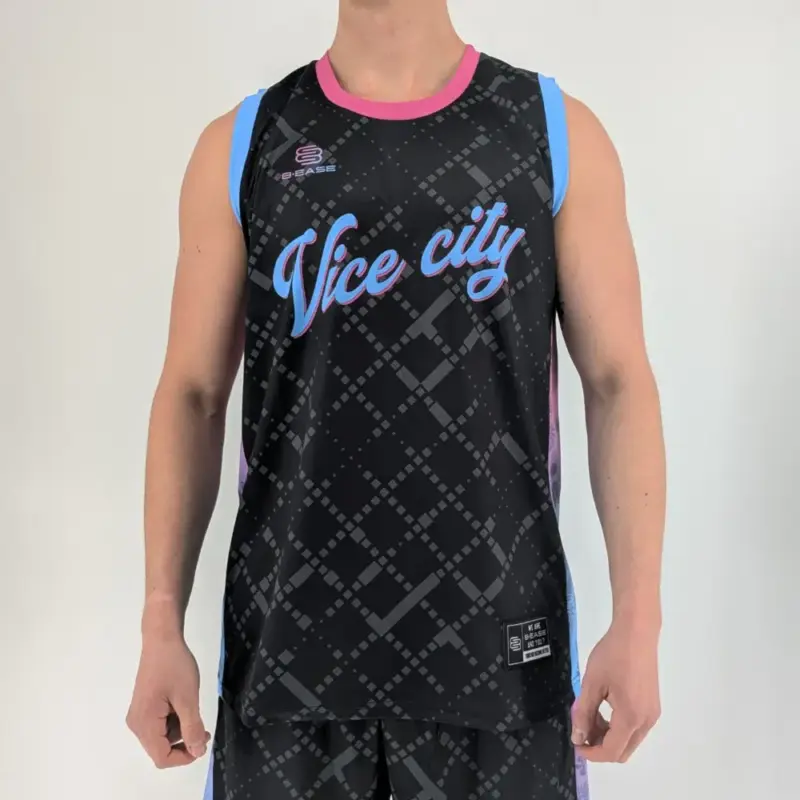 le maillot de basketball avec son style Vice city en sublimation de face avant