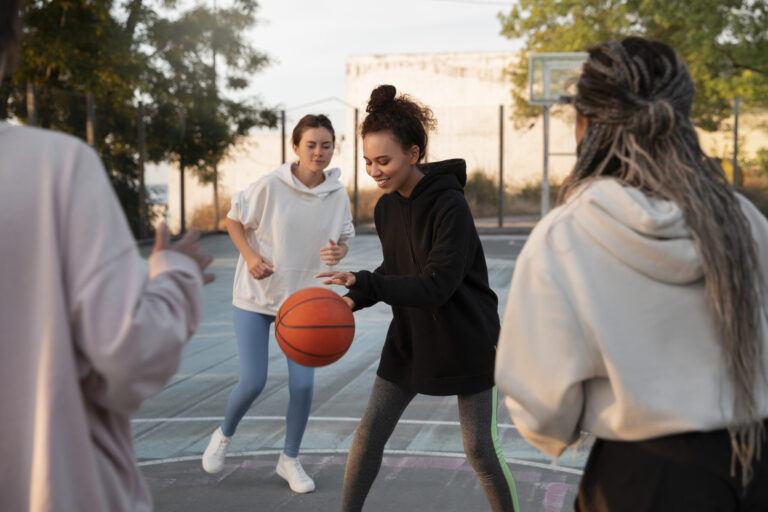 Cohésion dans votre club de basket : 10 idées clés pour souder votre équipe