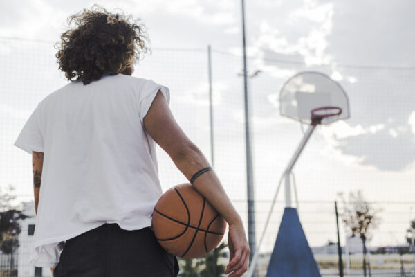 Créer une identité forte : 7 astuces imparables avec chants, logo, valeurs et rituels