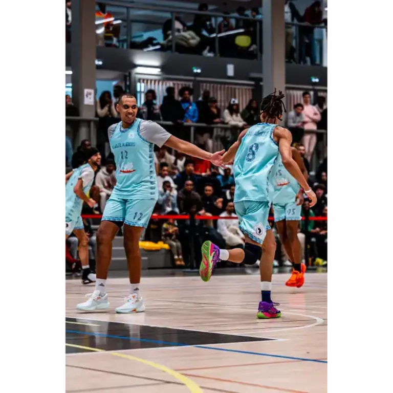 Sublimation vs flocage : choisir l'impression idéale pour votre club de basket 7 tenues de basketball